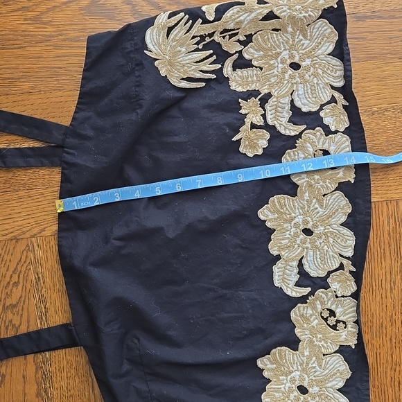 Banana Republic Black Crop Tank Top with Embroidered Flowers, 100% Cotton, Sz L - Picture 6 of 9